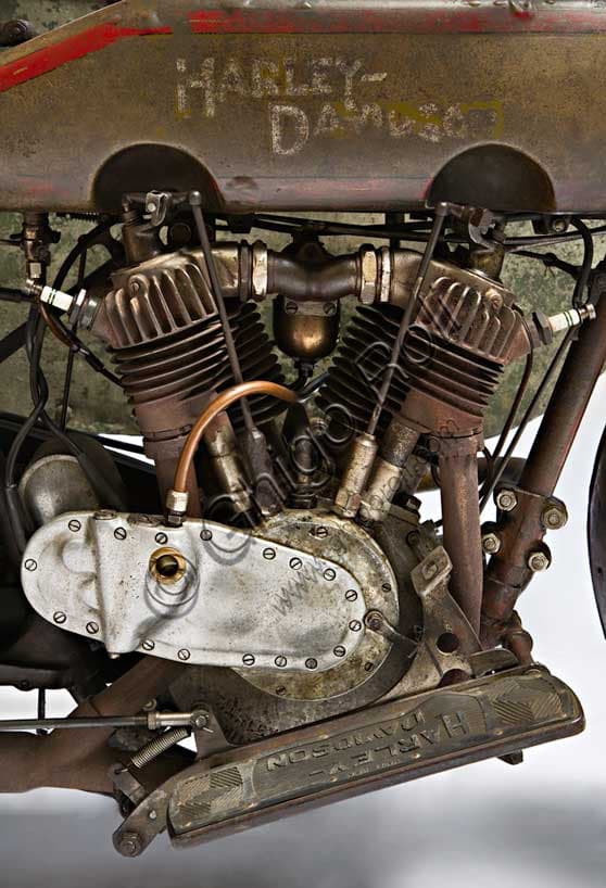 Harley-Davidson T-Side 1917, motocicletta d'epoca con sidecar, motore bicilindrico a V conservato