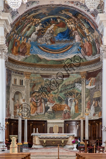 Veduta del catino absidale con gli affreschi delle Storie della Vergine di Filippo Lippi nel Duomo di Spoleto