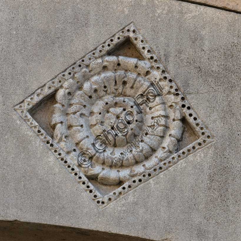 Scultura della Fede, allegoria di Benedetto Antelami, Duomo di Fidenza