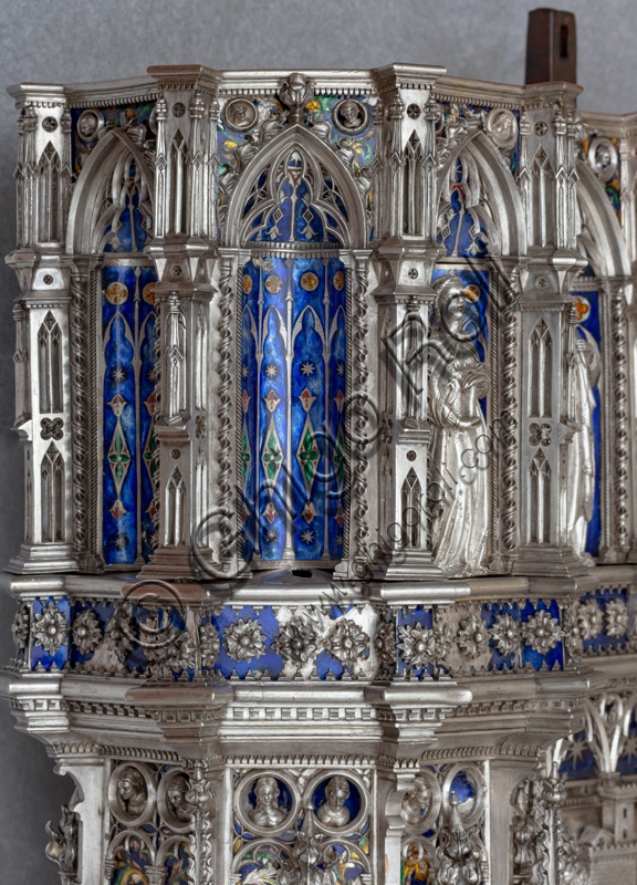 Altare d'argento del Tesoro di San Giovanni, Museo dell'Opera del Duomo, Firenze. Particolare del pilastro angolare sinistro con nicchia vuota.