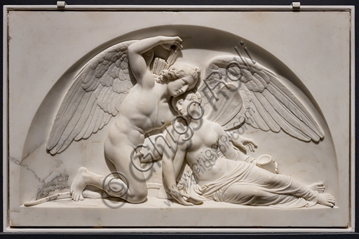 Marble sculpture Cupid and Psyche by Bertel Thorvaldsen, Neoclassical detail