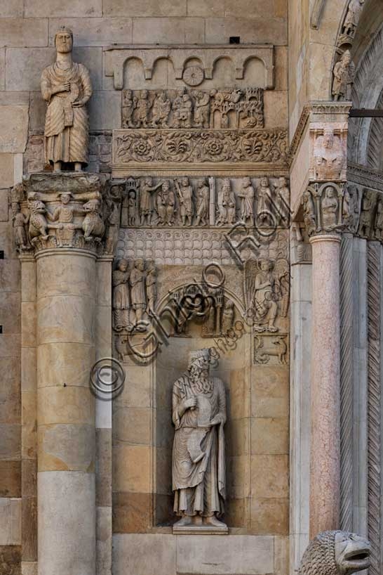 Scultura Re David di Benedetto Antelami, nicchia portale Duomo di Fidenza, Parma