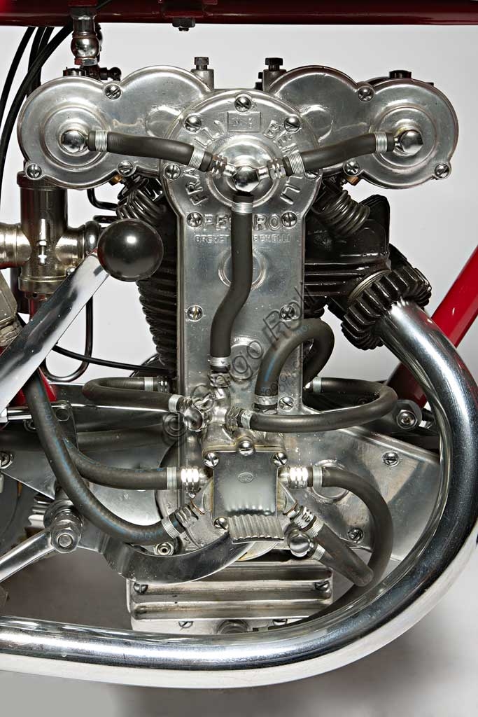 Benelli 175 Bialbero Corsa moto d'epoca restaurata del 1934 con motore a doppio albero a camme in testa