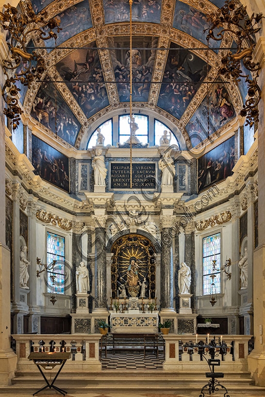 Interno della Cappella del Rosario nella Chiesa di Santa Corona a Vicenza, con le opere degli Albanese, Maganza e Damini