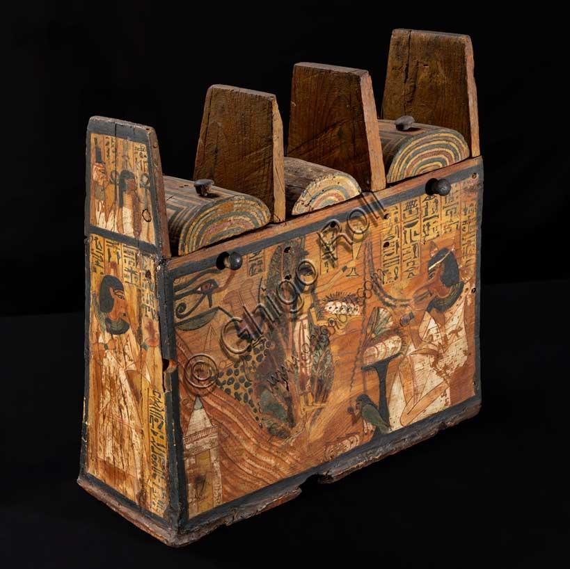Cofanetto porta ushabti di Tchauenwi, Museo Civico Archeologico di Bologna, manufatto egizio in legno