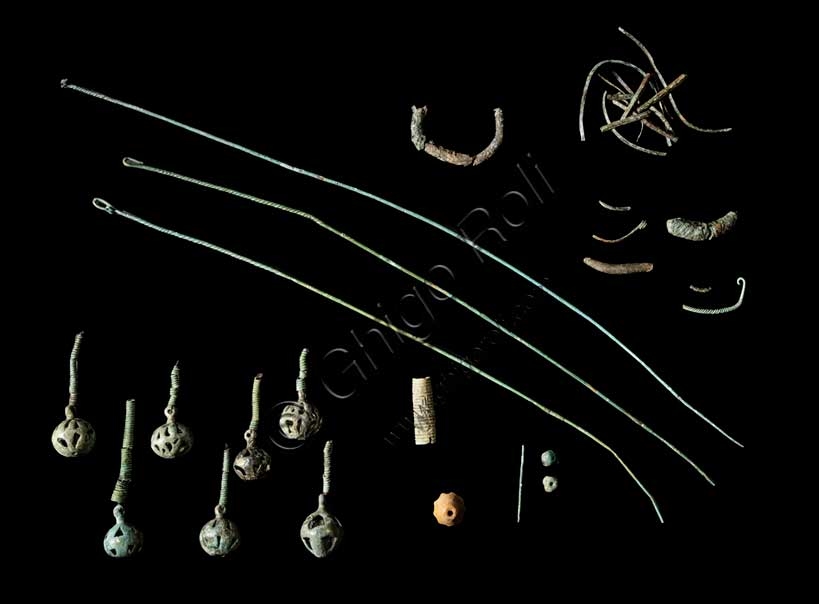 Metal objects assemblage from tomb 909 of the Benacci necropolis at Bologna Archaeological Museum