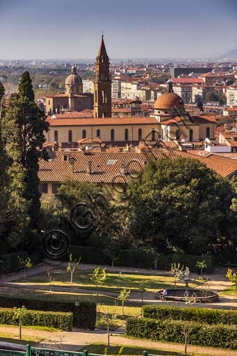 Veduta della facciata della Basilica di Santo Spirito a Firenze dai Giardini di Boboli, architettura rinascimentale