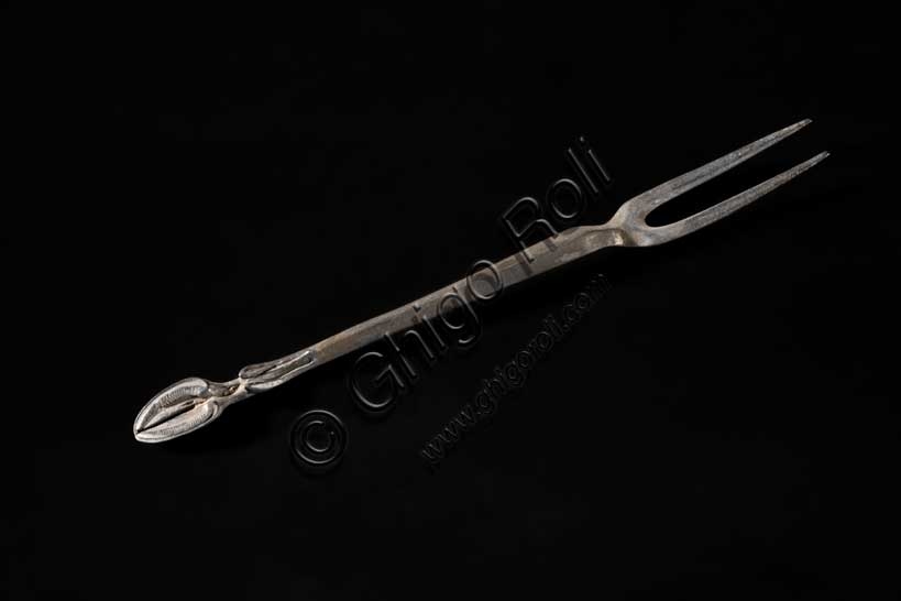 Forchetta in argento romana con manico a zoccolo - Museo Archeologico Bologna Inv. ORI 103