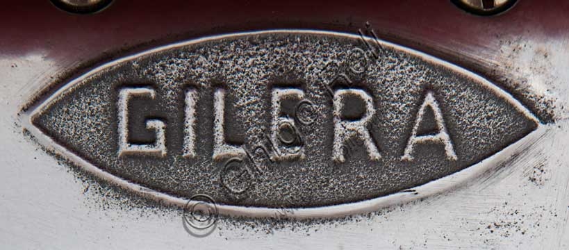 Moto d'epoca Gilera Saturno Sanremo 1947 restaurata, motore monocilindrico, basamento curvilineo caratteristico