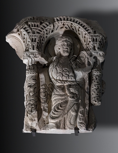 Scultura in marmo del Re Mago, opera del Maestro Lucchese del XIII secolo