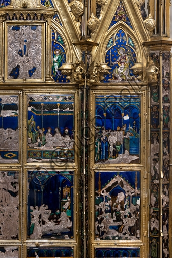 Il Reliquiario del Corporale di Orvieto, dettaglio in oro, argento e smalto gotico realizzato da Ugolino di Vieri.
