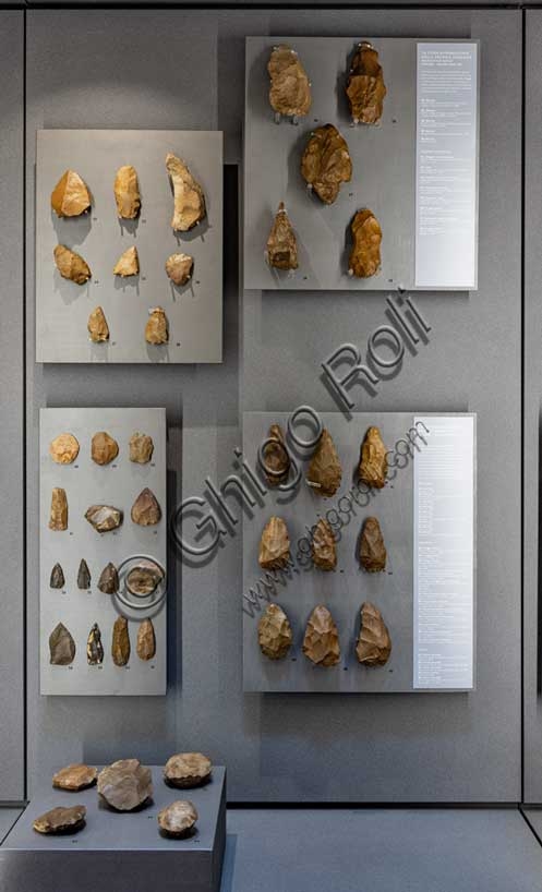 Reperti litici del Paleolitico Medio esposti al Museo Civico Archeologico di Bologna