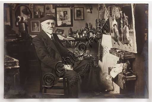 Ritratto fotografico in bianco e nero del pittore italiano Eugenio Zampighi
