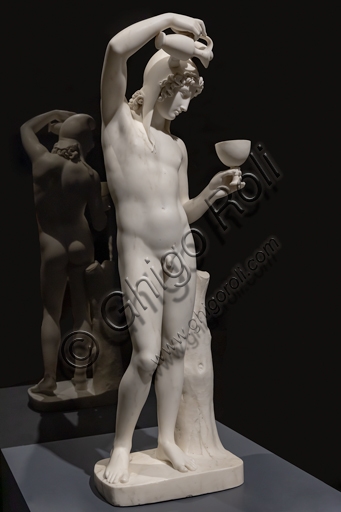 Scultura in marmo Ganimede, opera neoclassica di Bertel Thorvaldsen
