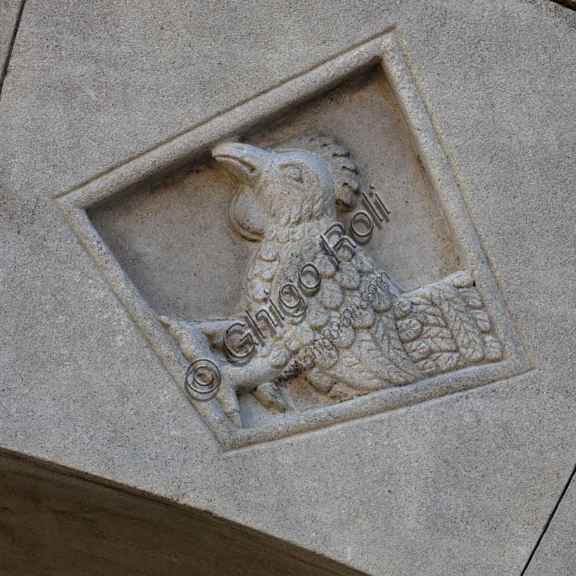 Dettaglio scultura allegorica della Speranza, Benedetto Antelami, portale Duomo di Fidenza