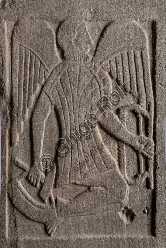 Dettaglio della stele funeraria etrusca: metopa con figura di Dedalo, Museo Archeologico di Bologna