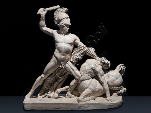 Scultura in gesso Teseo che combatte il centauro Eirition di Antonio Canova, dettaglio del gruppo scultoreo neoclassico