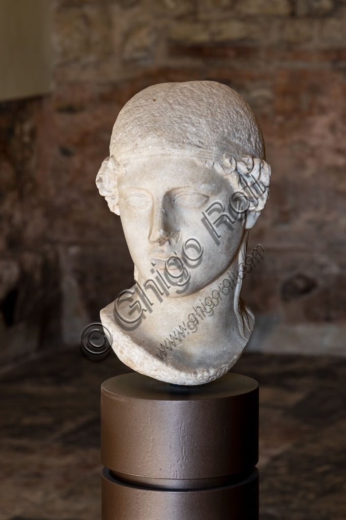 Testa di Minerva, scultura romana, area archeologica del Capitolium di Brescia, sito UNESCO