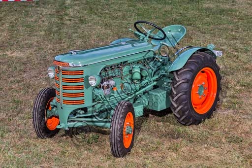 Trattore d'epoca classico Hürlimann modello D-60 del 1954, alimentazione diesel