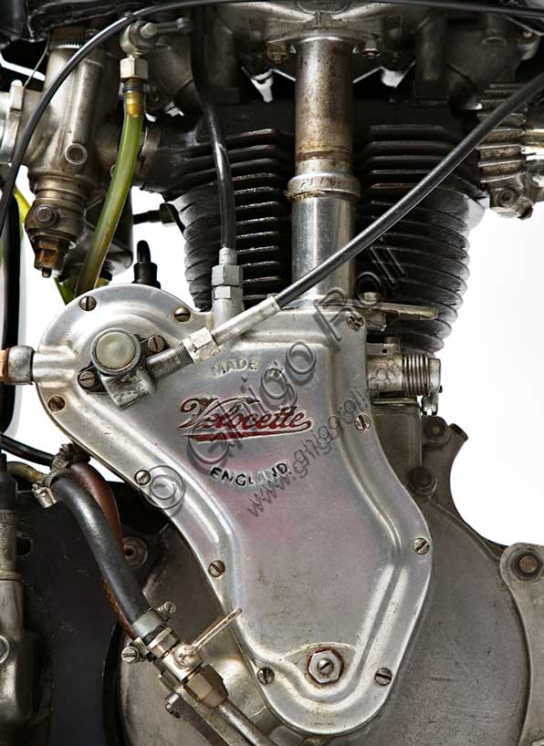 Motore monocilindrico della moto d'epoca Velocette GP MSS 500 del 1938 restaurata