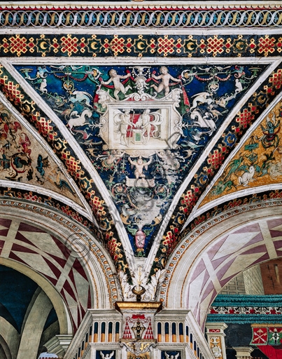 Detail of frescoed vault in the Piccolomini Library, Siena Cathedral: ancient grotesques and grisaille sacrifice scene