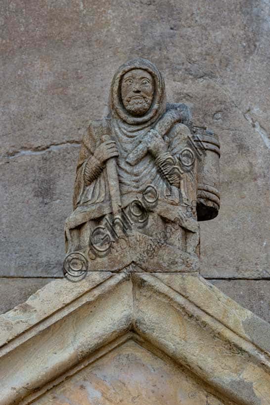 Acroterio 'Raimondinus Vilis' del Duomo di Fidenza: San Raimondino Palmerio