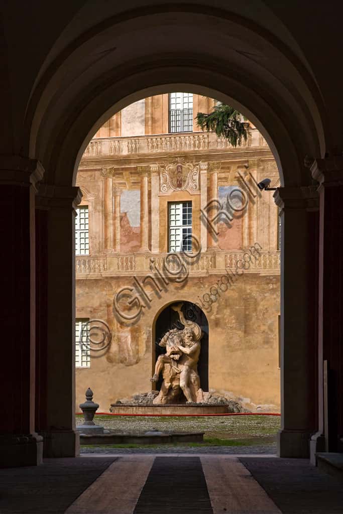 Fontana del Nettuno di Antonio Raggi nel Palazzo Ducale Estense di Sassuolo