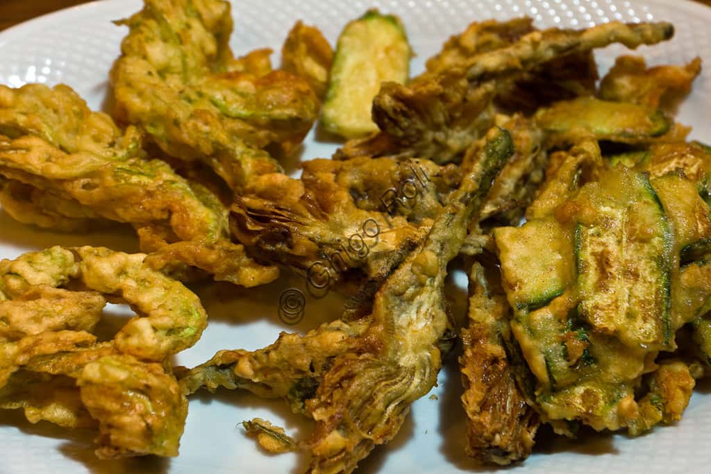 Tuscan Fried Vegetables: Artichokes, Zucchini, and Regional Cuisine