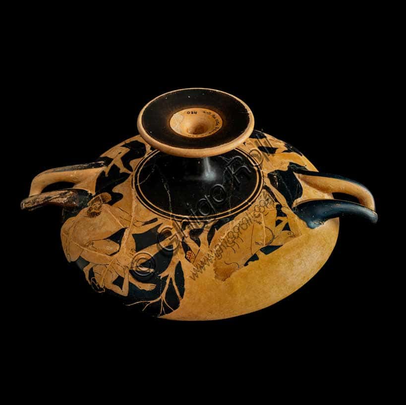Kylix attica a figure rosse con imprese di Teseo - Museo Civico Archeologico Bologna