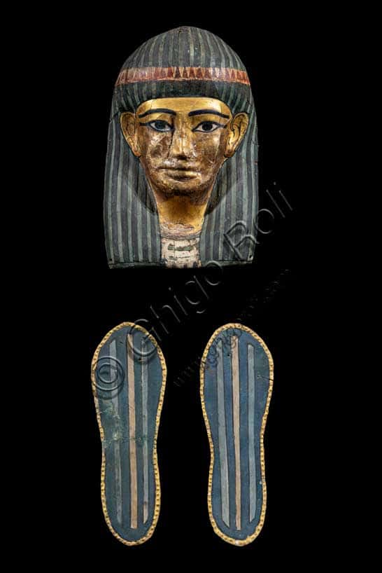 Maschera e Suole per Mummia Egizia al Museo Archeologico di Bologna