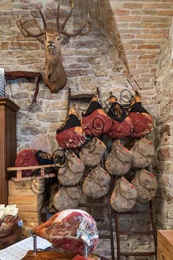 Cacio, pepe e...: Prosciutto Tipico Umbro nel Centro Storico di Assisi