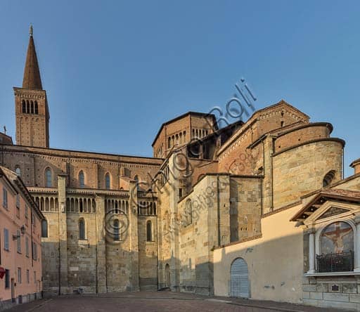 View of the southern side of Piacenza Cathedral showcasing Romanesque architectural details