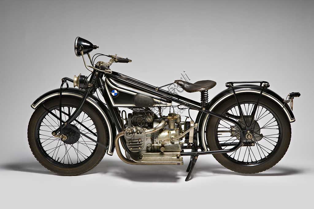 1927 BMW R 42 fully restored antique BMW motorcycle from Munich
