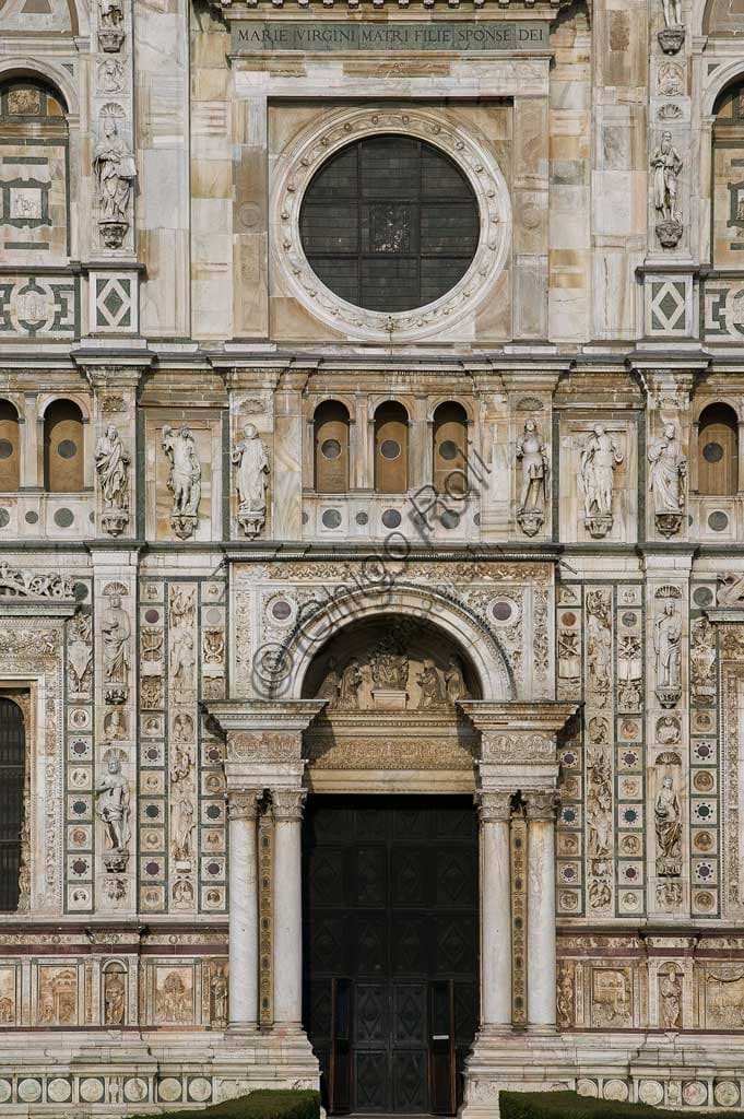 Facciata della Certosa di Pavia: Analisi e Dettaglio Architettonico