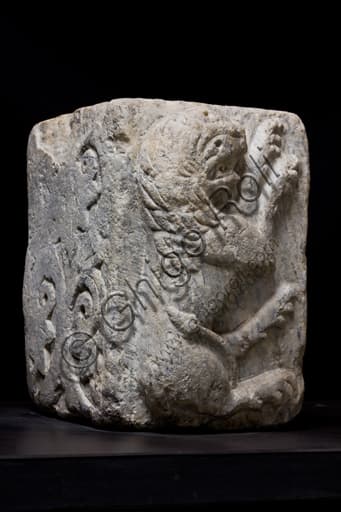 Frammento di stipite romanico lombardo XI secolo - Museo di S. Agostino Genova