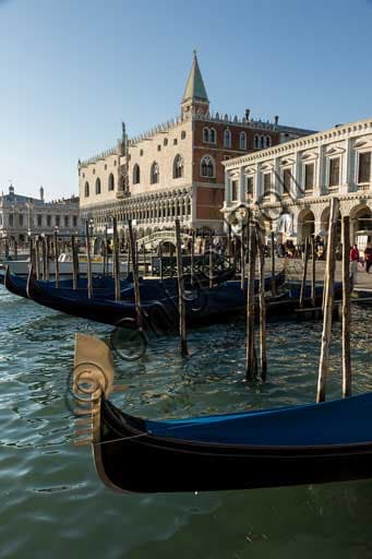 Palazzo Ducale di Venezia: Veduta della Facciata Meridionale e Riva degli Schiavoni