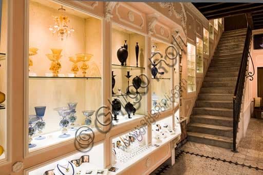 Murano Glass Art: The Shop of Master Glassmaker Cesare Toffolo