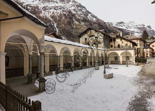 The Porch with the Way of the Cross in Gressoney Saint Jean