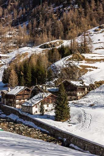 Veduta di Noversch in Valle di Gressoney: Paesaggio e Architettura Walser