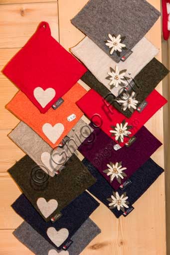 Handmade Rustic Fabric Potholders | D'Socka Shop Gressoney