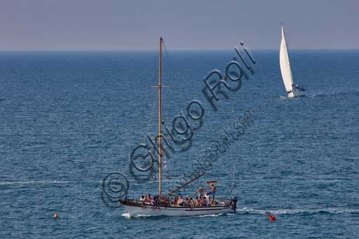Gita in barca a vela a Gabicce Mare: tour turistici nell'Adriatico