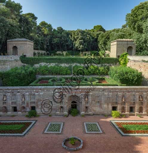 Villa Imperiale a Pesaro: Cortile, Giardini e Terrazze Rinascimentali