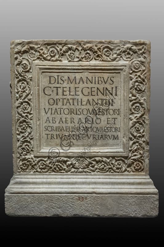 Funerary Altar of D. Telegennius Antho: Front Part Analysis