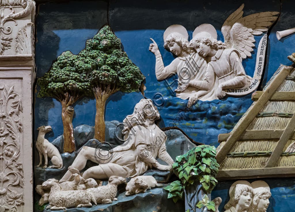 Natività e Annunciazione: Terracotta Invetriata della Bottega di Andrea della Robbia (1485)