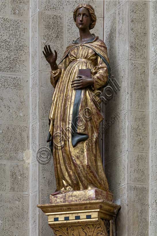 Annunciated Virgin by Valdambrino: Renaissance Sculpture in Montepulciano