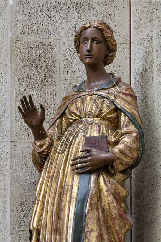 Vergine Annunciata di Valdambrino: Scultura Rinascimentale a Montepulciano