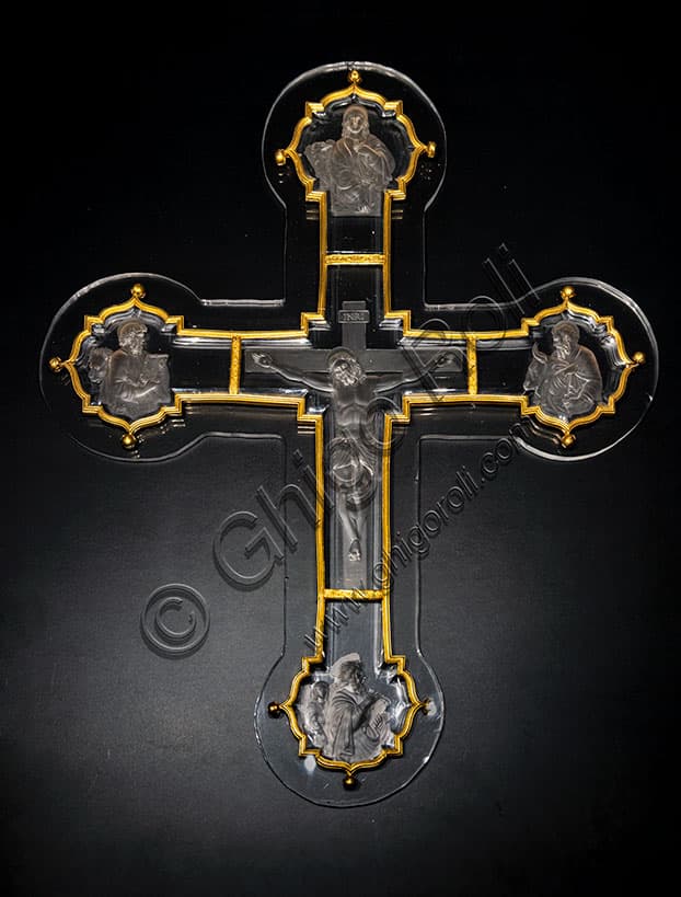 Crucifix by Valerio Belli in engraved rock crystal and silver (1520-1525)