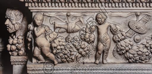 Fregio Marmoreo con Putti nel Duomo di Siena: Analisi e Attribuzione