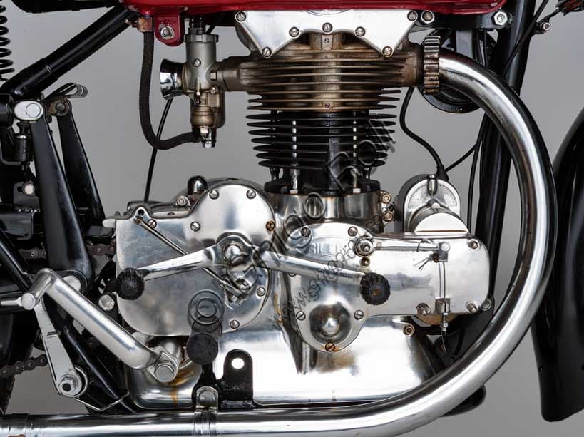 Gilera Saturno Sport 500: Motocicletta d'Epoca Restaurata - Meccanica e Storia