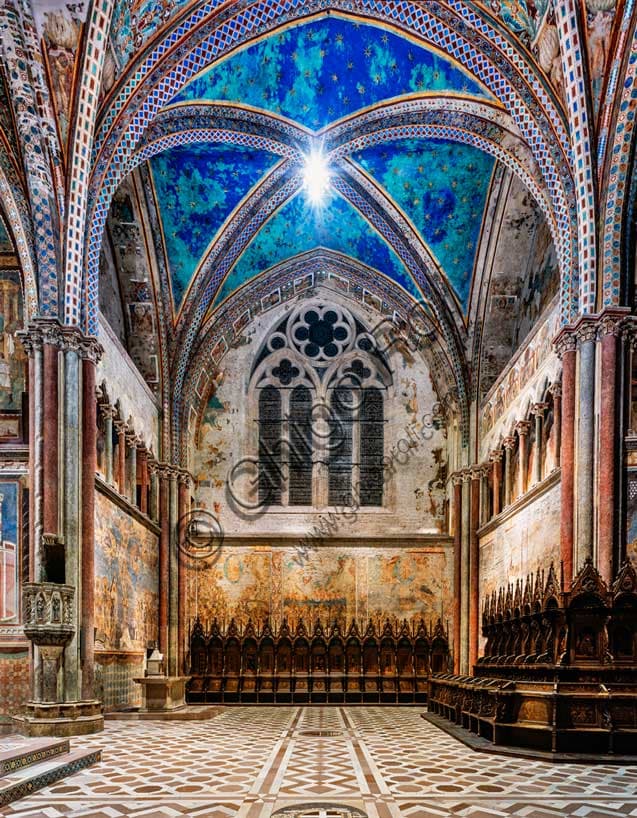 Assisi, Basilica superiore di San Francesco: transetto meridionale e affreschi di Cimabue